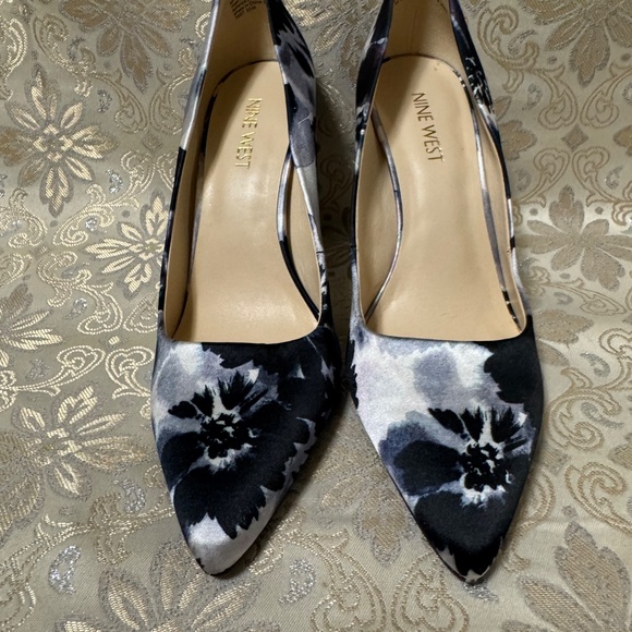 Nine West heels - Picture 3 of 5